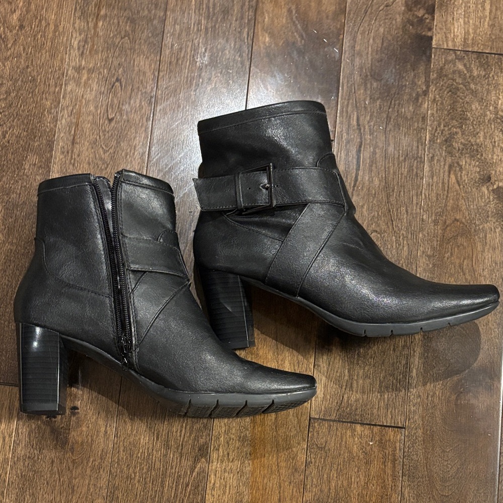 NWOT Aerosole Heelrest Ankle Boots - New Without Tags
